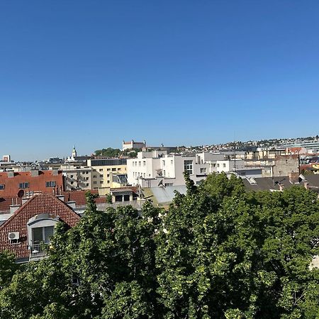 Urban Zenhouse No.2 - Breakfast Included Apartment Bratislava Bagian luar foto