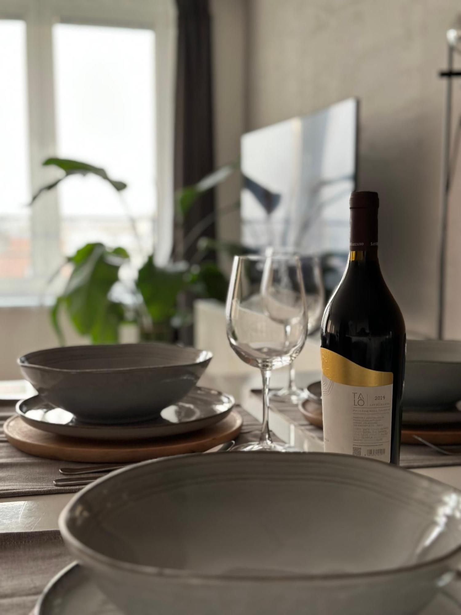 Urban Zenhouse No.2 - Breakfast Included Apartment Bratislava Bagian luar foto