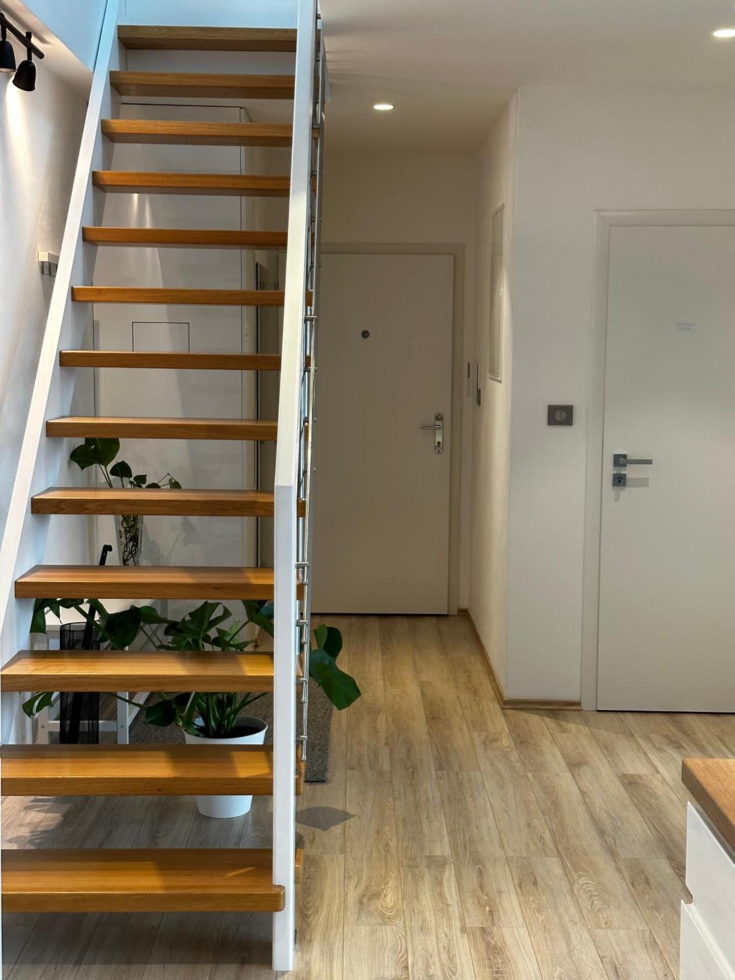 Urban Zenhouse No.2 - Breakfast Included Apartment Bratislava Bagian luar foto