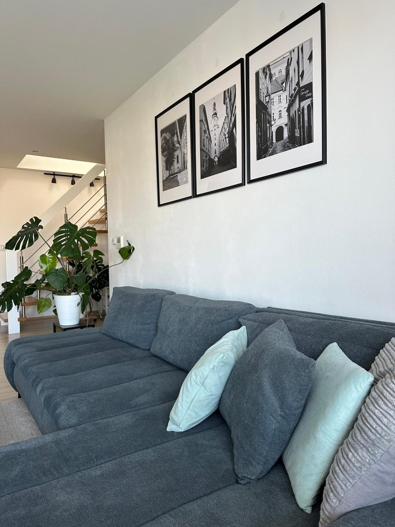 Urban Zenhouse No.2 - Breakfast Included Apartment Bratislava Bagian luar foto