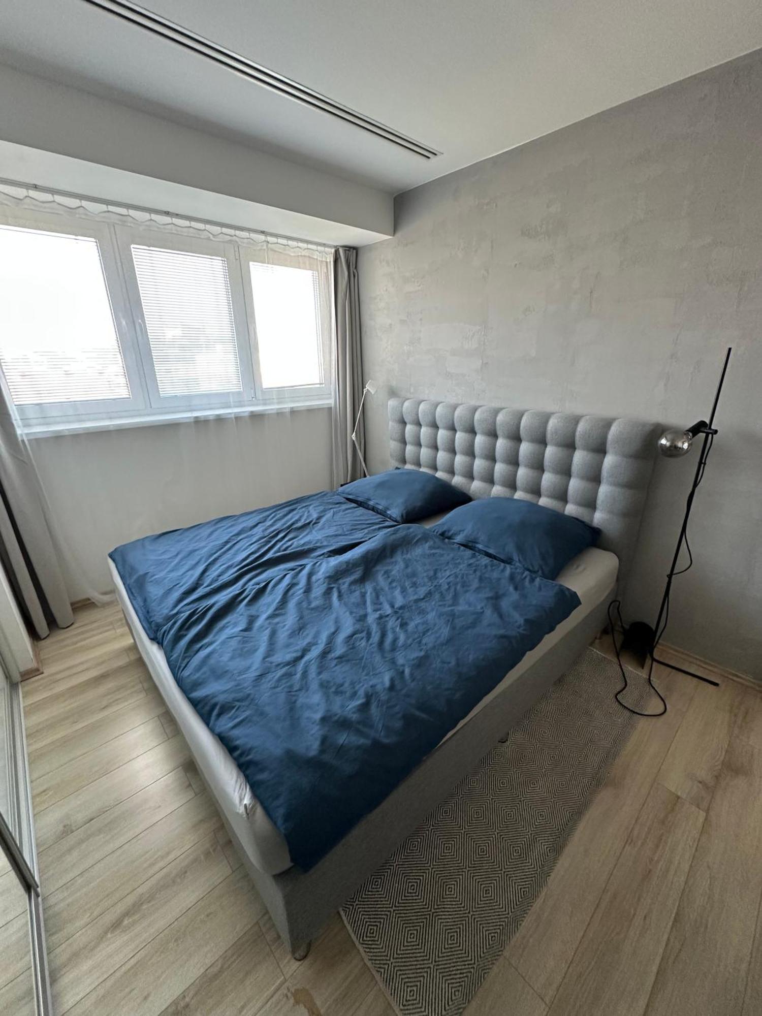Urban Zenhouse No.2 - Breakfast Included Apartment Bratislava Bagian luar foto