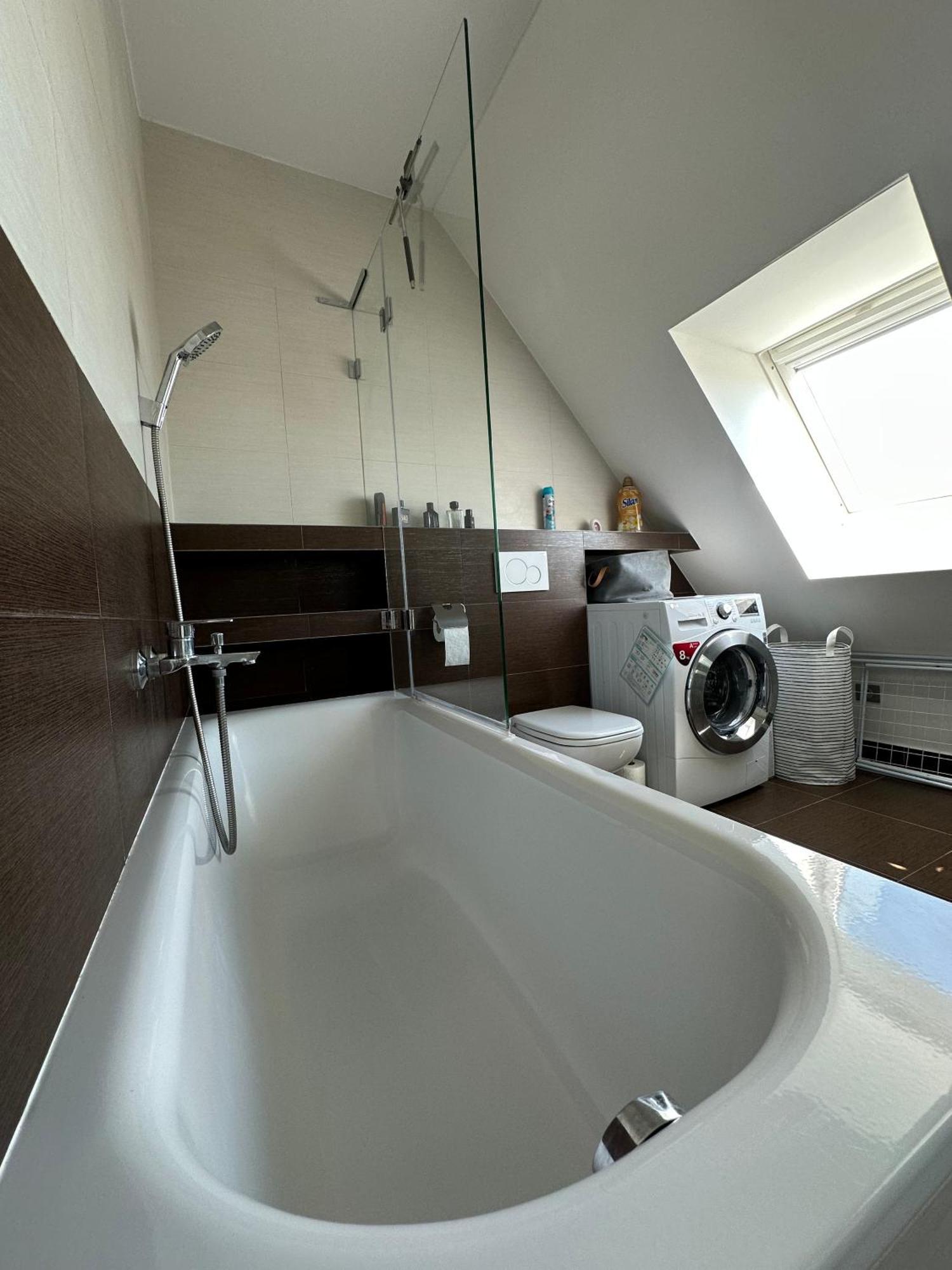 Urban Zenhouse No.2 - Breakfast Included Apartment Bratislava Bagian luar foto